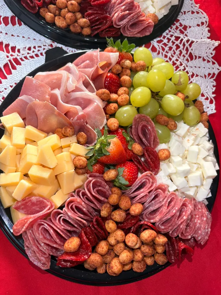 Delicatessen Plus